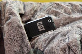 2013-02-27_Cat B15 - rugged smartmobil_ 2.