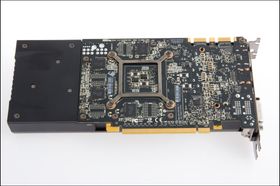 GTX 670 er langt, fordi kjøleren stikker ut.