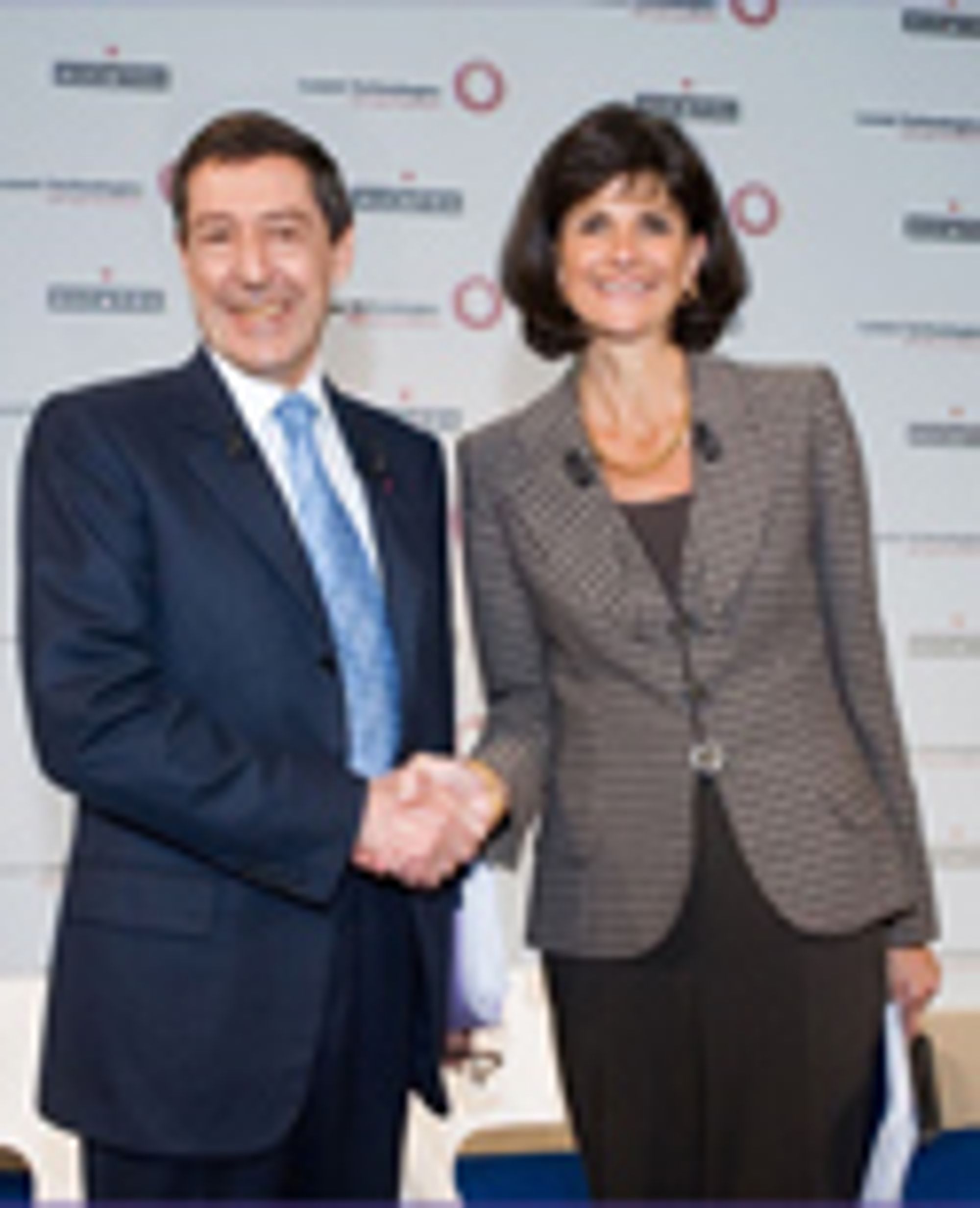 Toppsjefene sparkes i Alcatel-Lucent