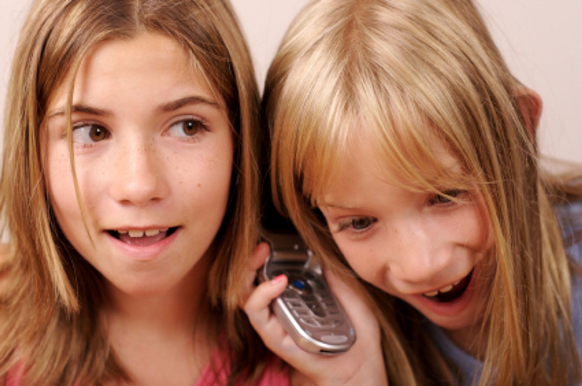 Ni av ti 10-åringer har mobil