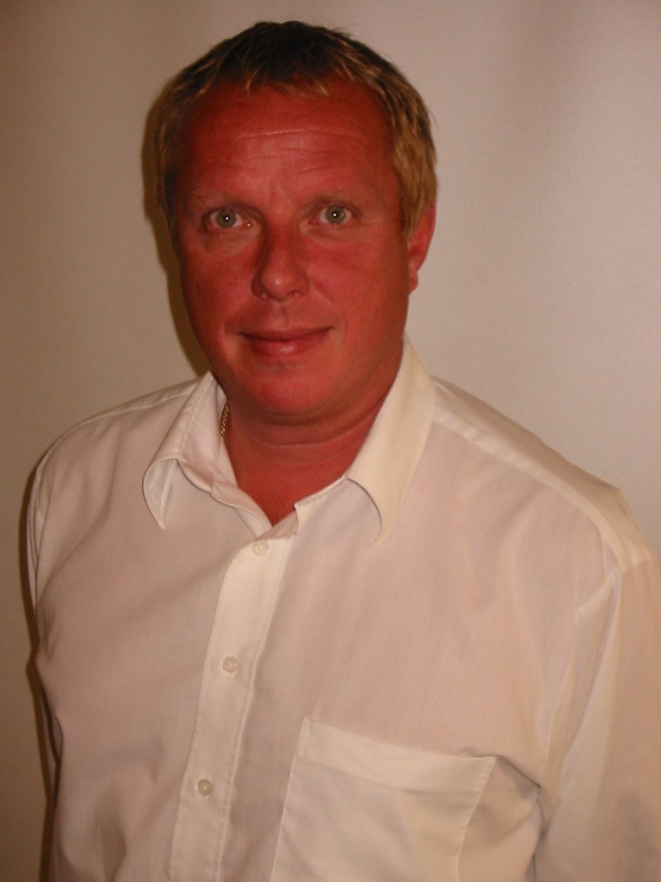 Selger distribusjonselskap til AxCom