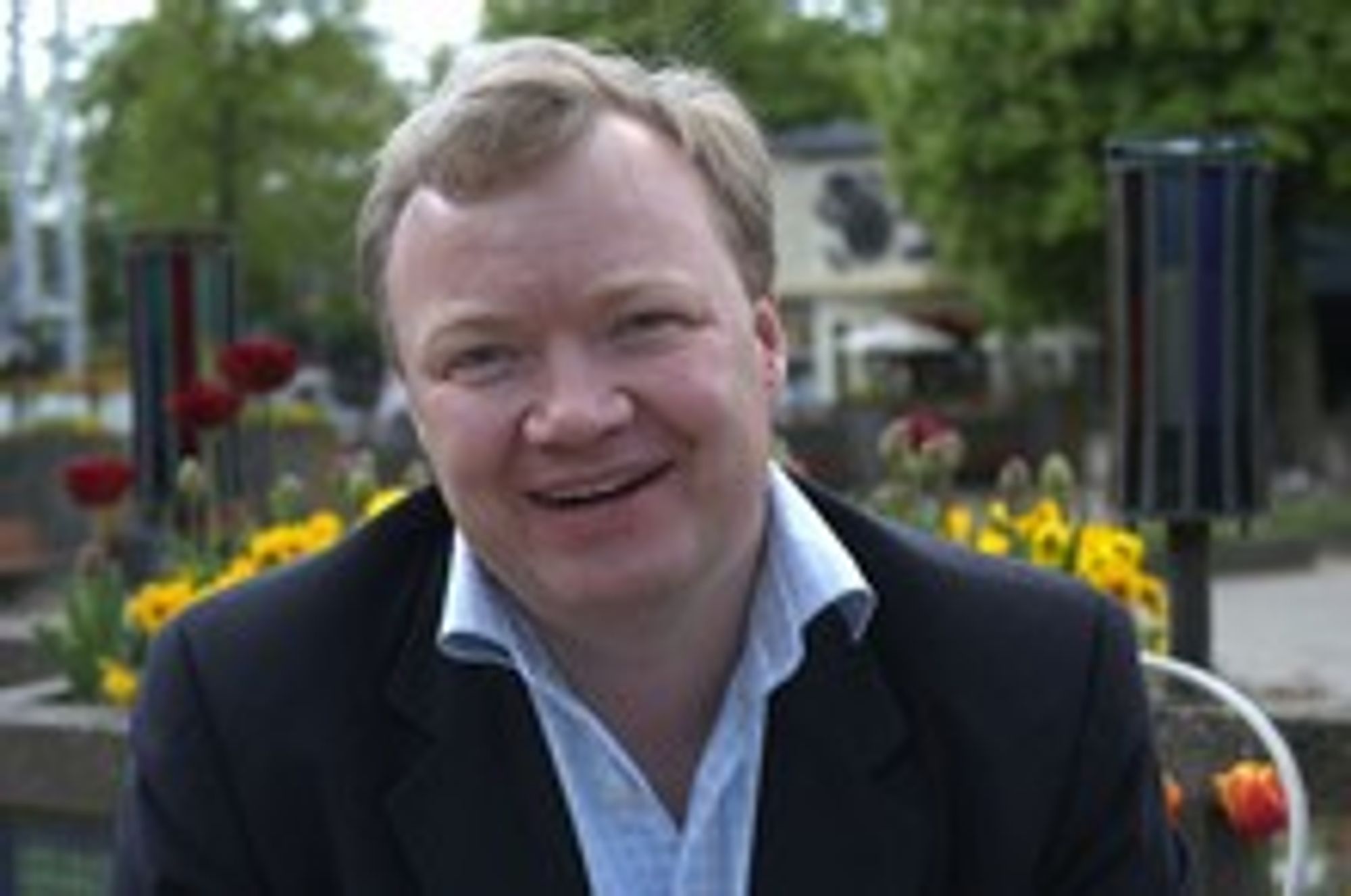 - Debitel for dyrt for Telenor