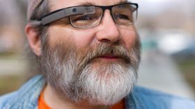 Kjenner du denne karen? Kanskje han kan fikse Google Glass-invitasjon til deg?