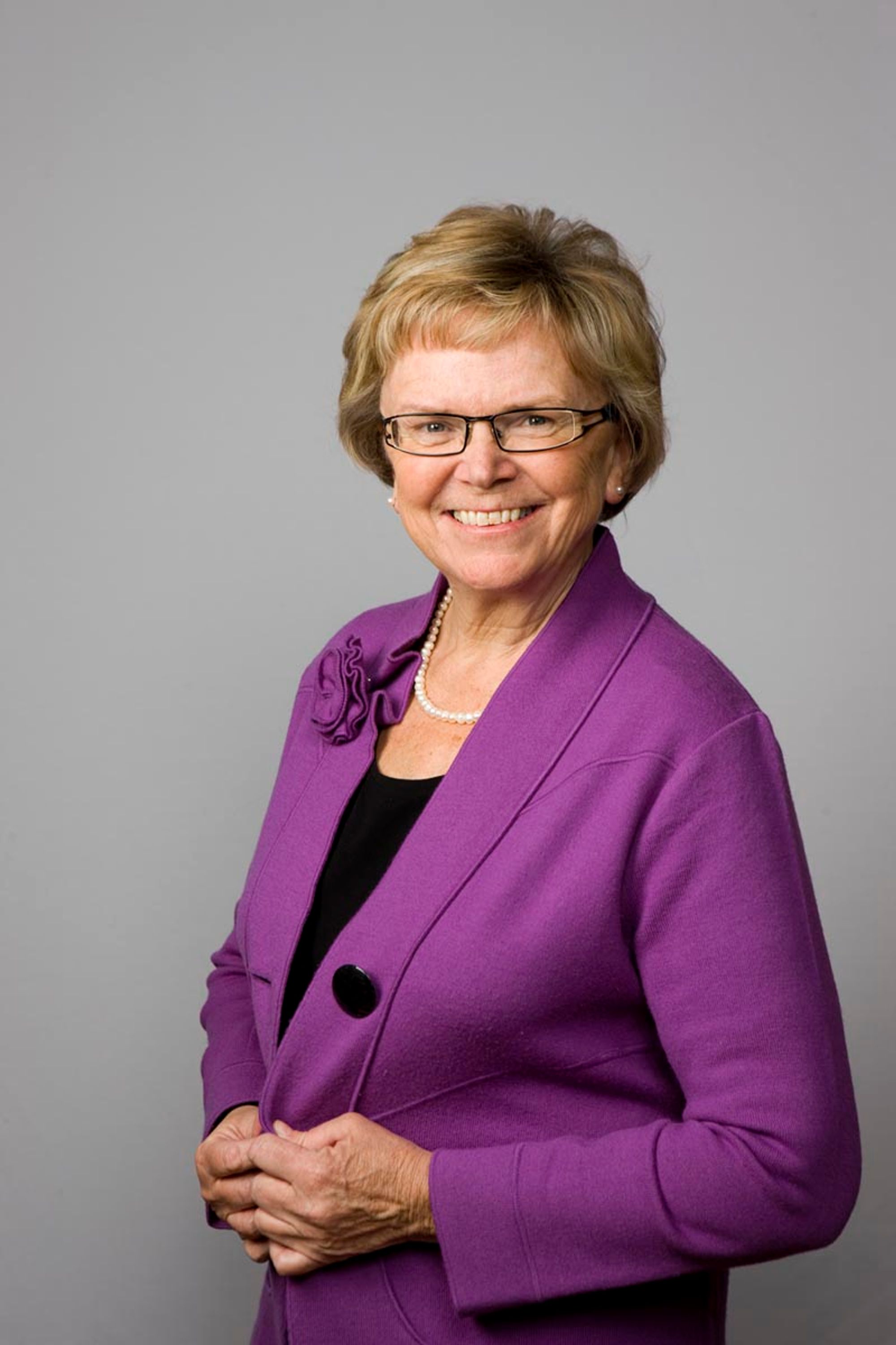 Samferdselsminister Magnhild Meltveit Kleppa vil ha på plass en nasjonal løsning for mobil billettbetaling innen 2013.