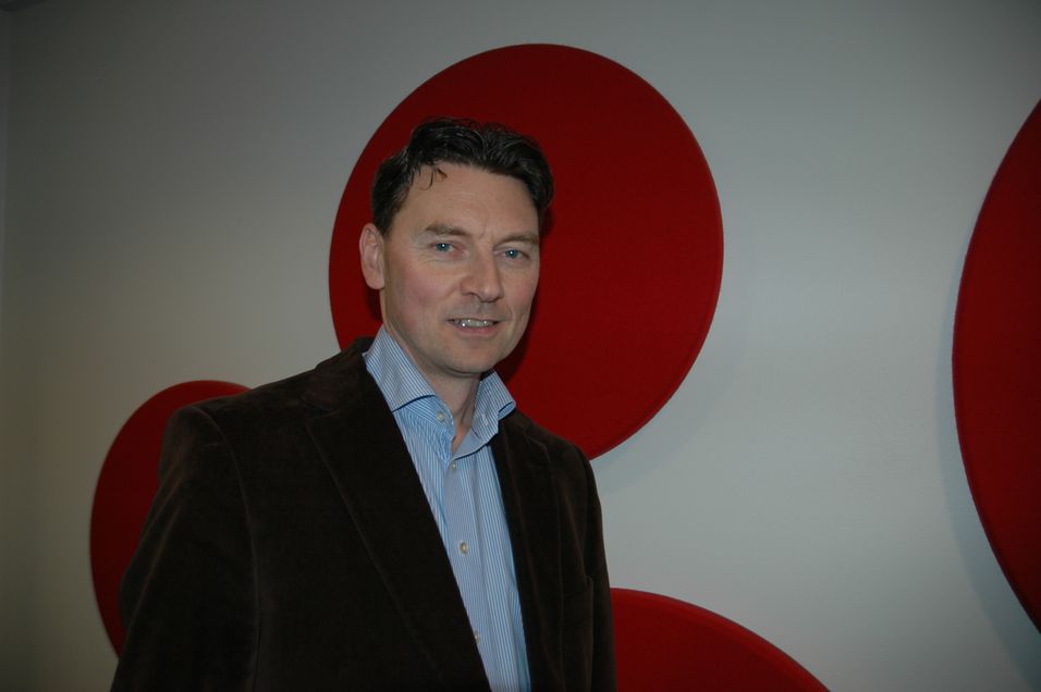 Teknisk direktør Geir Løvnes i Tele2 går i rette med August Baumann når det gjelder innovasjon. 