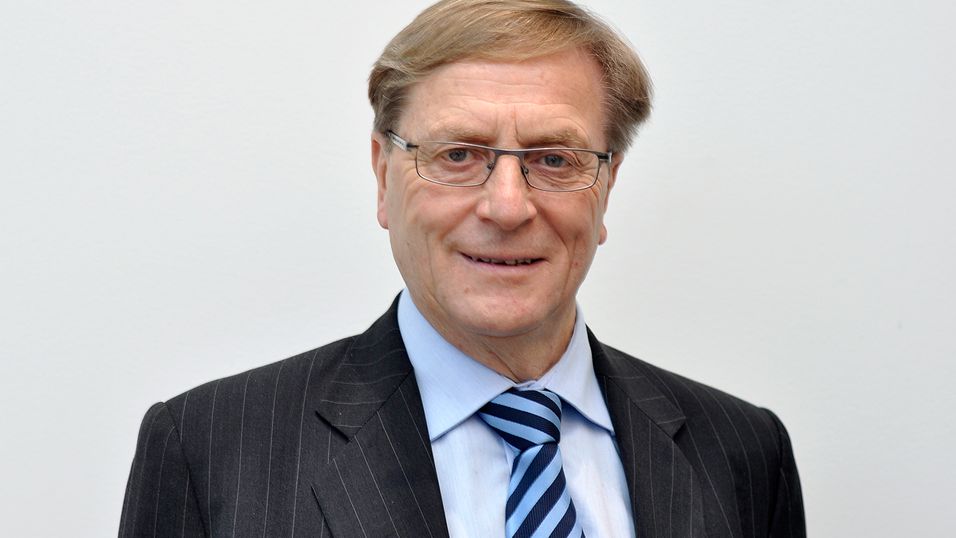 <p>Svein Aaser lover en grundig evaluering av Telenors satsing i India. If&oslash;lge NRK, vil Aaser trekke seg som styreleder i Statkraft n&aring; som han har inntatt den samme posisjonen i Telenor.</p>
