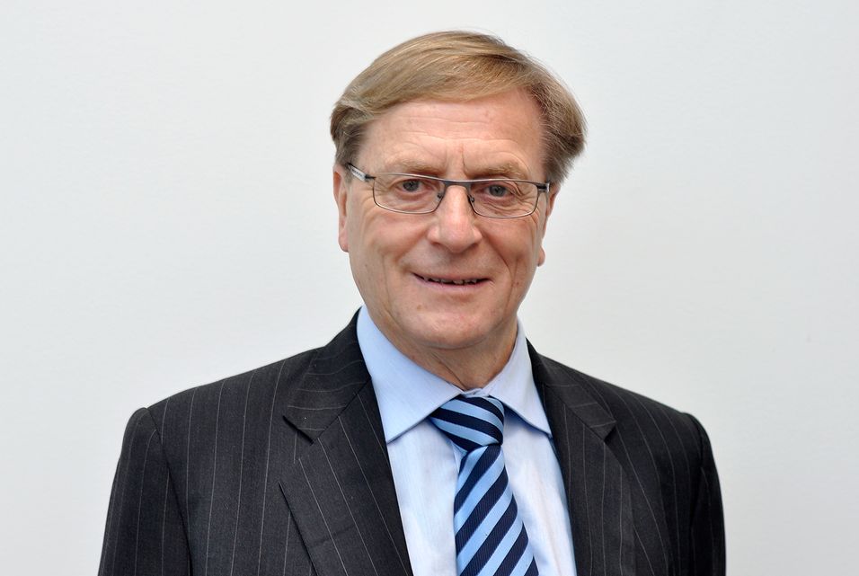 Svein Aaser lover en grundig evaluering av Telenors satsing i India. Ifølge NRK, vil Aaser trekke seg som styreleder i Statkraft nå som han har inntatt den samme posisjonen i Telenor.