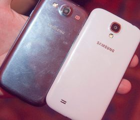 Galaxy S4 har større skjerm enn forgjengeren, men selve telefonen har ikke blitt noe større.