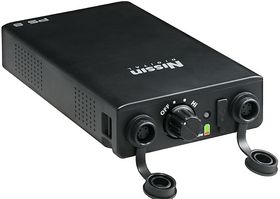 Nissin PS8 ekstern strømforsyning.