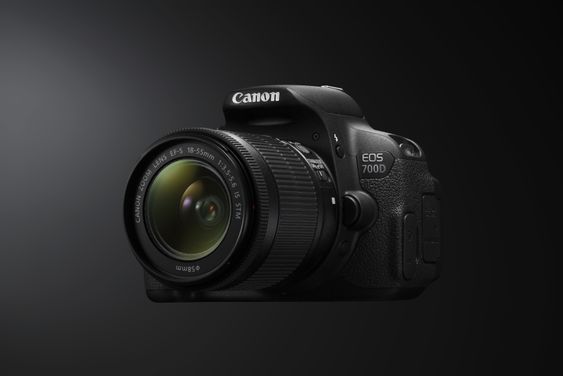 Canon EOS 700D.