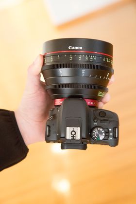 Canon EOS 100D med Canon CN-E 50 mm T1.3L.