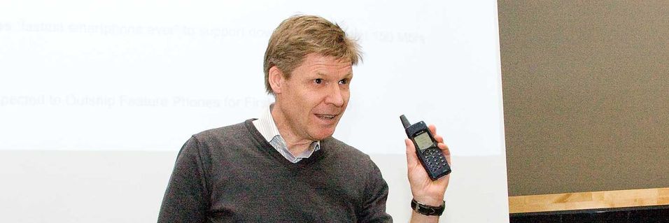 Ericssons Stian Solberg peker på at brukerne gjerne skylder på mobilnettet når de opplever problemer - ikke smartmobilen.