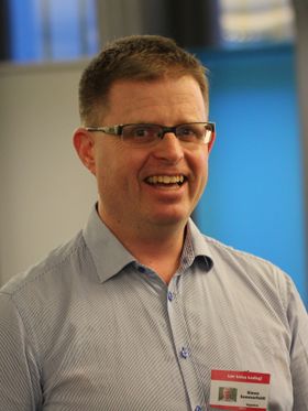 Simen Sommerfeldt har kunnet trekke på ressurser fra Dataforeningen og IKT Norge.
