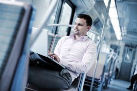 mobilnett - 4g - surfing - laptop - mobilt bredband -iStock_000014120475Medium.