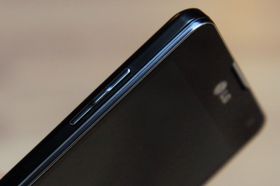 LG Optimus G - volumknapper.