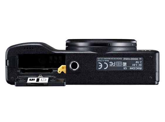 Batteriet er forholdsvis lite, så 290 bilder per lading er alt CIPA har fått ut av det.