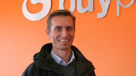 Administrerende direktør Gunnar Lindstøl i Buypass tror på vekst i mobil netthandel.