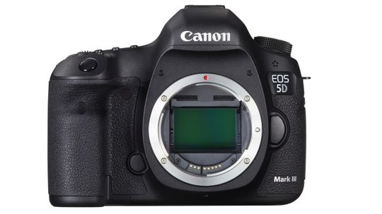 Canon pusser opp EOS 5D Mark III.