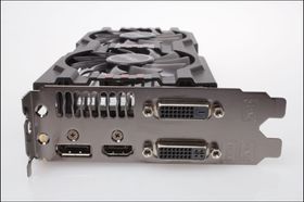 Dobbelt opp med både DVI og DisplayPort gir mange tilslutningsmuligheter på hvert kort.