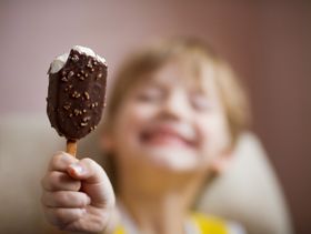 Dette er det det handler om for alle under 12 år – is og mer is.