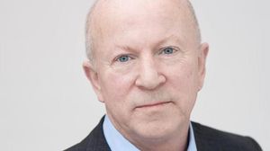 Direktør Torstein Olsen i Post- og teletilsynet syns ikke dt er noen krise om teleselskapene tjener litt mindre på kundene.