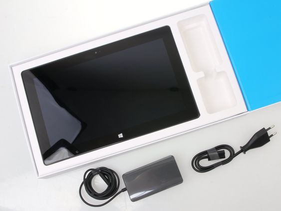 Strømforsyningen kan for øvrig også brukes på Surface RT, men ikke omvendt.