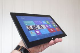 Microsoft Surface Pro er en PC. Samtidig er det et nettbrett med nesten dobbelt tykkelse av det som er vanlig.