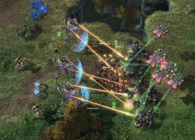 Protoss og Terran i basketak.