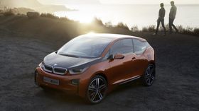 BMW kaller fortsatt sin i3 for en konseptbil, men den vil rulle på norske veier med norske skilt for første gang i september.