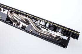 Asus GeForce GTX 770 DirectCU II OC: Solide kjølerør, men helt vanlig kraftbehov.