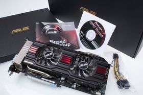 Asus GeForce GTX 770 DirectCU II OC med tilbehør.