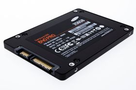 Samsung 840 Pro kjører på SATA 3-grensesnittet.