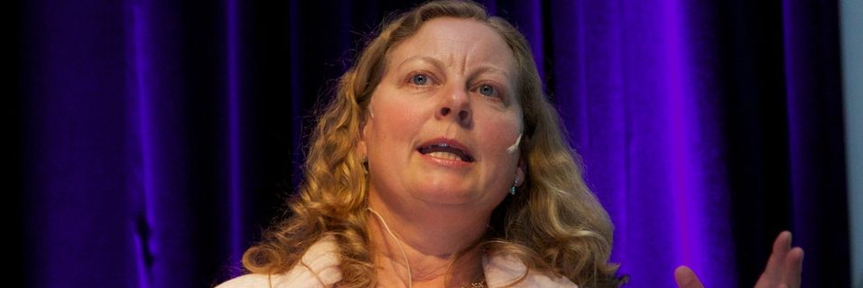 Administrerende direktør Berit Svendsen i Telenor Norge lover fokus på mobildekning der folk befinner seg - også utenfor hjemmet og byene.