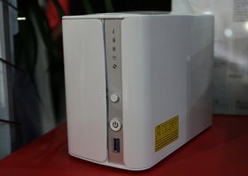 Thecus N2520.