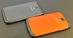 Galaxy S4 Active comes in several colors.