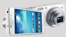 Samsung Galaxy S4 Zoom.