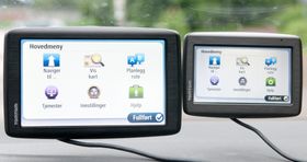De to GPS-ene er så godt som like i menyene. Via 130 har noen ekstra valg fordi den har IQ Routes, og kan fungere som Bluetooth-håndfri, men det er stort sett det.
