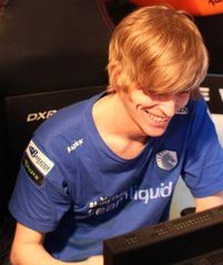 Snute etter å ha slått ut HyuN i semifinalen. (Bilde: Taketv.net)