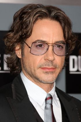 HTC har hyret inn Iron Man Robert Downey Jr. i håp om å snu den negative trenden selskapet er inne i.