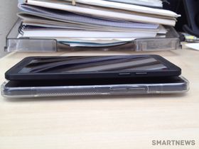 HTC One Mini (øverst).