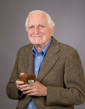 douglas_engelbart_and_mouse.