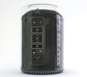 Mac Pro med glass-kabinett.