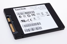 Sandisk Ultra Plus SSD 256 GB.