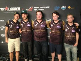 Fornøyd men nøktern NiP-gjeng etter StarSeries-semifinalen. (Bilde: NiPs Facebook-side).