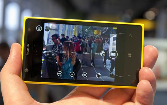 Den nye Pro Camera-appen gjør det morsomt å leke med kamerainnstillinger.