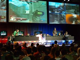 Halo har lenge vært en konkurransesport. Her spilles Reach ved MLG Orlando 2011. (Bilde: Runnen Late, flickr.com).