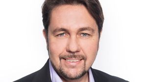 Tele2-sjef Arild Hustad må snart avgjøre hvem selskapet skal gjeste hos der de selv ikke har dekning.