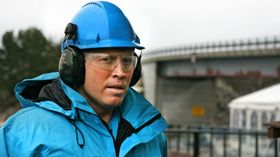 IKKE FORNØYD: - iPhone er den dårligste telefonen vi har hatt, sier styreleder Kennet Nilsen i KTV Group. - Problemer med taledekning gjelder smarttelefoner generelt, sier både Telenor og Netcom.