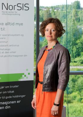 Tone Bakås hos NorSIS advarer mot å falle for svindlernes tre triks.