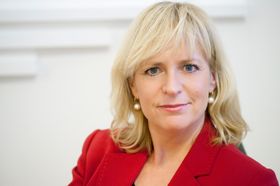 Christine Korme er kommunikasjonsdirektør i Microsoft Norge. Hun råder deg til å legge på hvis noen ringer fra «Microsoft».